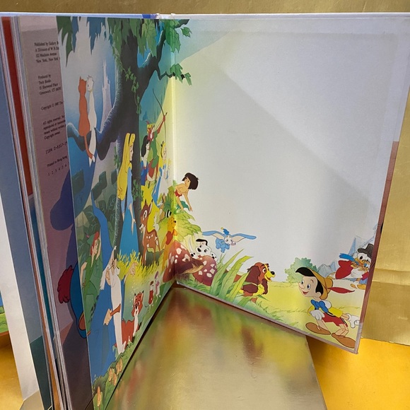 WALT DISNEY THE GREAT MOUSE DETECTIVE VTG 1987 COLLECTIBLE HARDCOVER BOOK 95p. - Picture 16 of 16